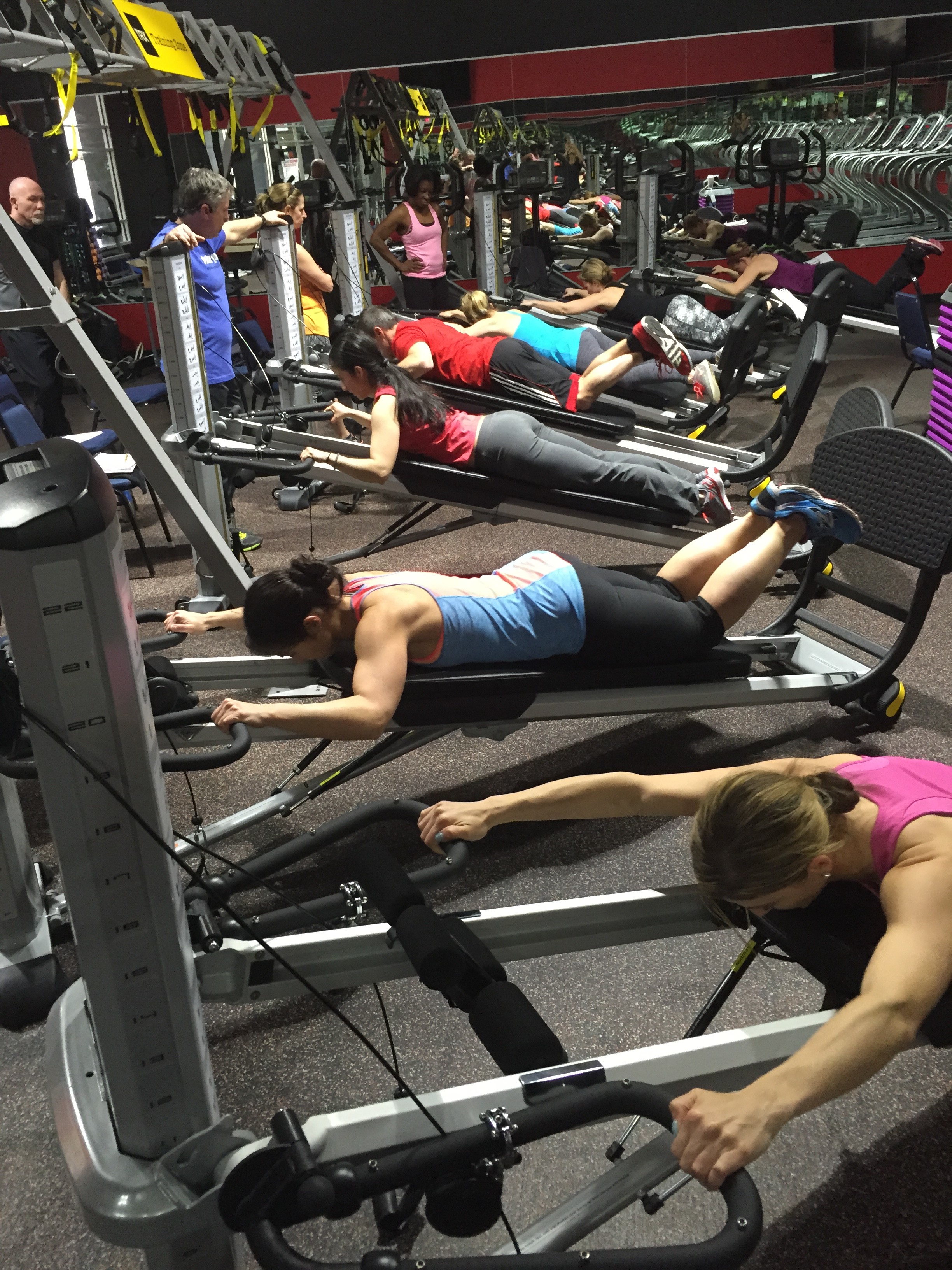image of exercisers working out during a GRAVITY TRU:FORM
